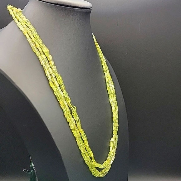 Square Tube 3 Strand 205 Cts Green Prehnite Beaded Natural Gemstone Necklace NEW - Picture 2 of 8